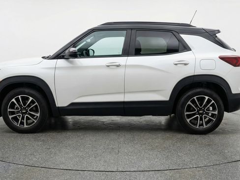 Used 2025 Chevrolet TrailBlazer LT image 5