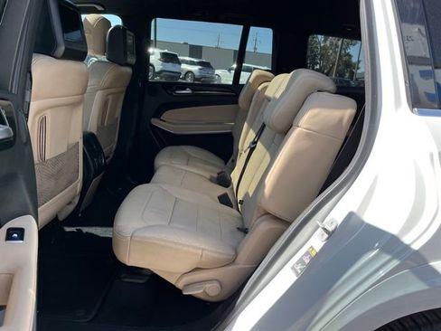 Used 2017 Mercedes-Benz GLS 550 4MATIC image 27
