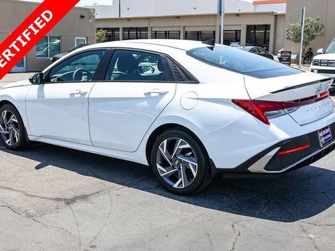 Certified 2025 Hyundai Elantra SEL FWD image 4