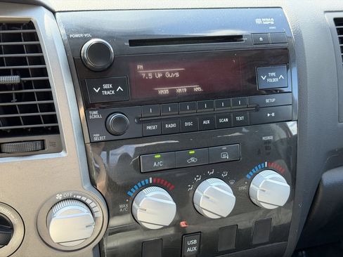 Used 2011 Toyota Tundra 4x4 Double Cab w/ SR5 Pkg image 28