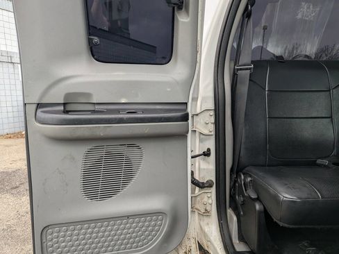 Used 2004 Ford F250 XLT image 12