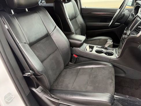 Used 2018 Jeep Grand Cherokee Altitude image 35