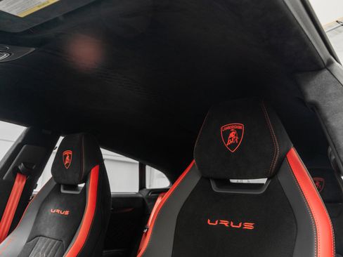 Used 2024 Lamborghini Urus Performante image 18