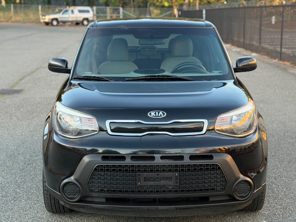 Used 2015 Kia Soul + FWD image 5
