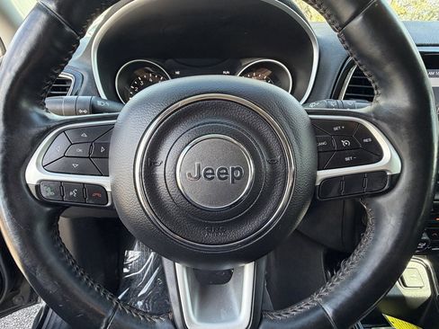 Used 2018 Jeep Compass Limited w/ Navigation Group image 19