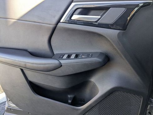 Used 2024 Mitsubishi Outlander SE AWD/4WD image 16