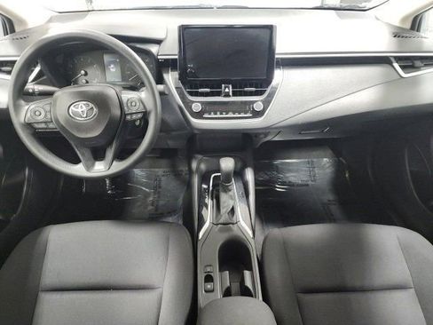Used 2024 Toyota Corolla LE image 2