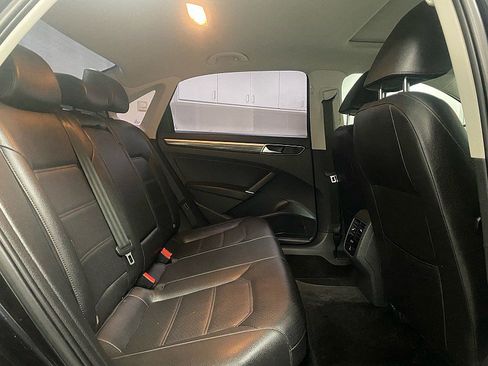 Used 2018 Volkswagen Passat 2.0T SE image 15