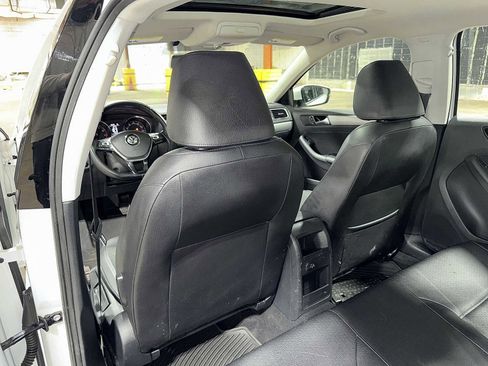 Used 2017 Volkswagen Jetta SE image 27