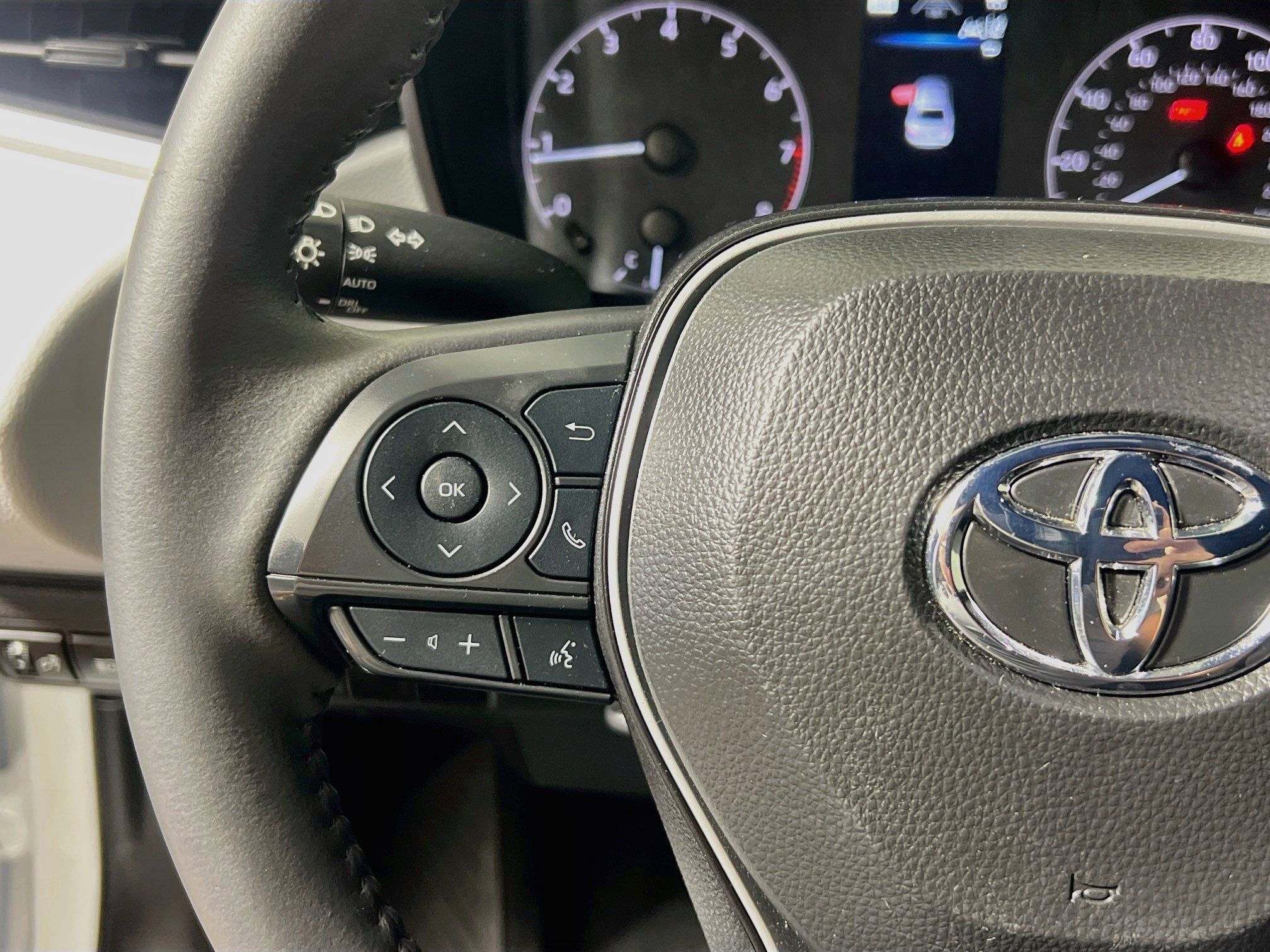 Used 2024 Toyota Corolla SE FWD image 18