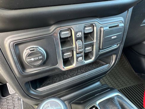 Used 2020 Jeep Gladiator Sport w/ Quick Order Package 24S image 28