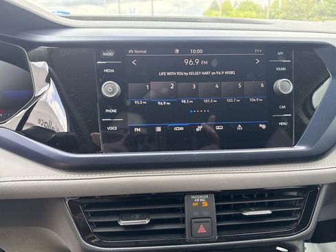 New 2024 Volkswagen Taos SE AWD/4WD image 13