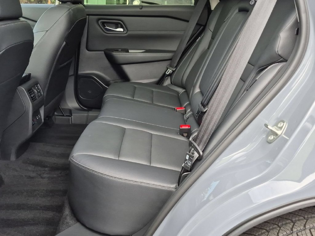 Used 2025 Nissan Rogue SL w/ SL Premium Package AWD/4WD image 29