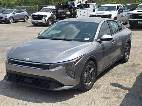 Used 2025 Kia K4 LXS image 6