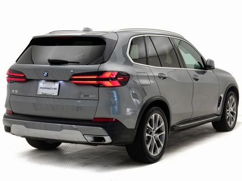Used 2025 BMW X5 xDrive40i w/ Climate Comfort Package image 29