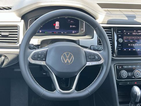 Certified 2023 Volkswagen Atlas SE w/ Black Wheel Package FWD image 8