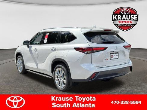 New 2026 Toyota Highlander AWD image 6