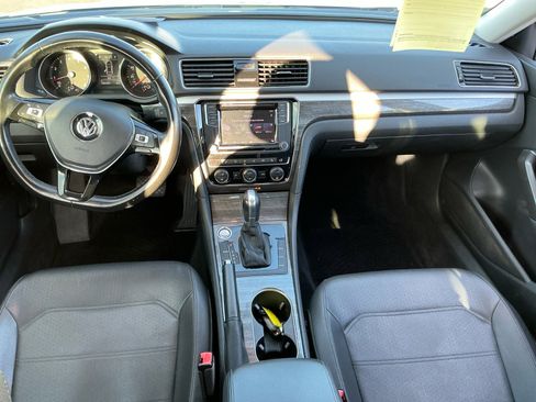 Used 2018 Volkswagen Passat 2.0T SE image 24