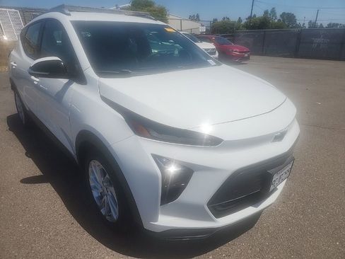 Used 2022 Chevrolet Bolt EUV LT w/ Driver Confidence Package FWD image 1