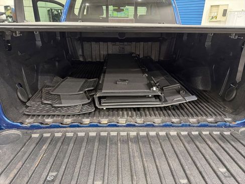 Used 2015 GMC Sierra 1500 SLT w/ SLT Crew Cab Value Package AWD/4WD image 19