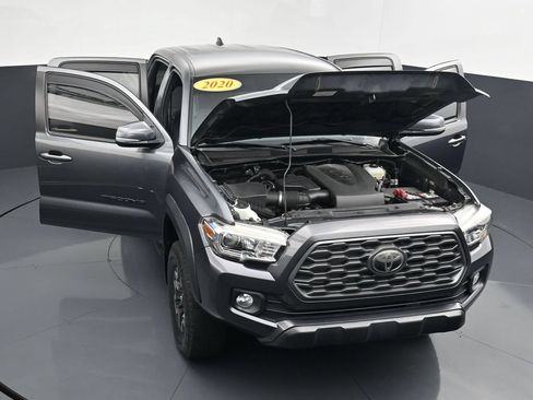 Used 2020 Toyota Tacoma TRD Off-Road AWD/4WD image 35