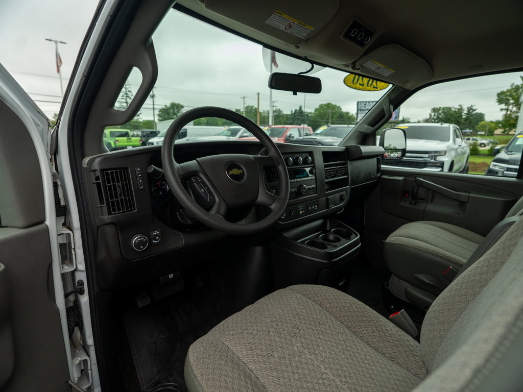 Used 2018 Chevrolet Express 3500 LT w/ LT Preferred Equipment Group RWD image 18