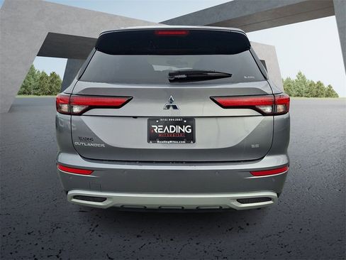 Used 2024 Mitsubishi Outlander SE image 6