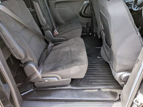 Used 2019 Dodge Grand Caravan SE FWD image 26