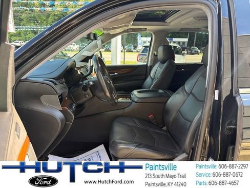 Used 2020 Cadillac Escalade Luxury AWD/4WD image 11