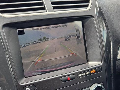 Used 2019 Ford Explorer XLT w/ Equipment Group 202A FWD image 14