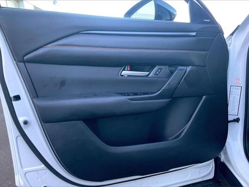 Certified 2025 MAZDA CX-50 AWD 2.5 Hybrid w/ Premium Pkg image 23