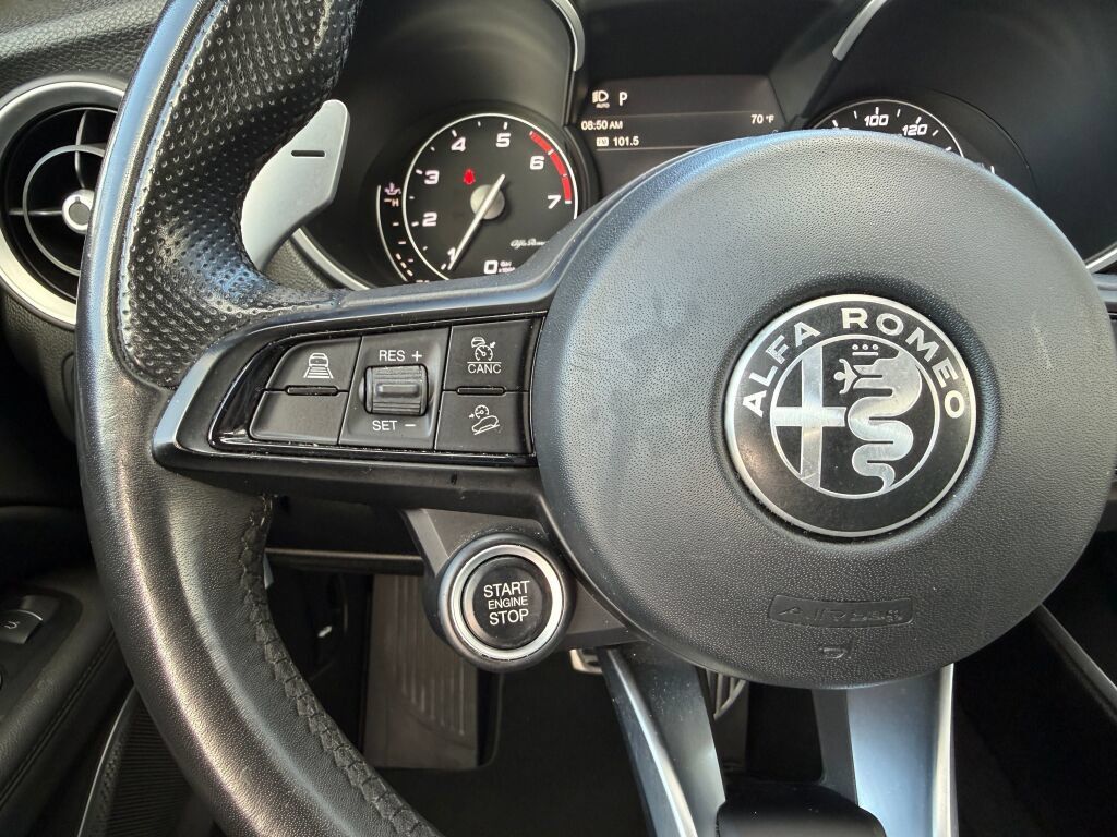 Used 2023 Alfa Romeo Stelvio Veloce AWD/4WD image 15
