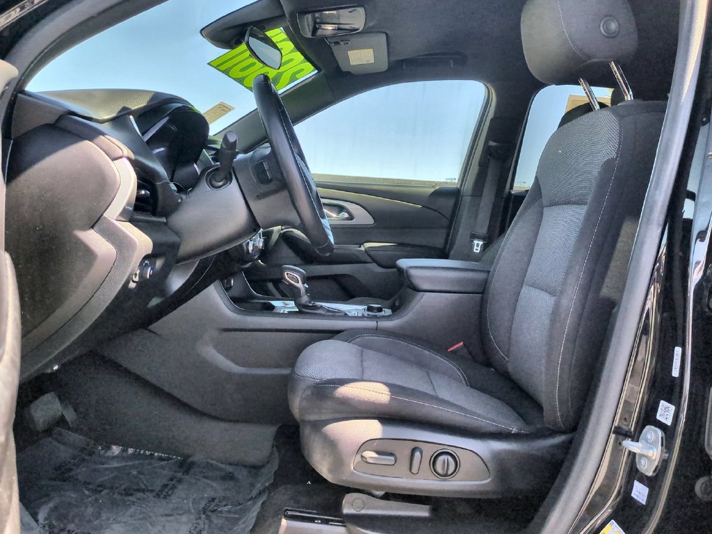 Used 2023 Chevrolet Traverse LT FWD image 21