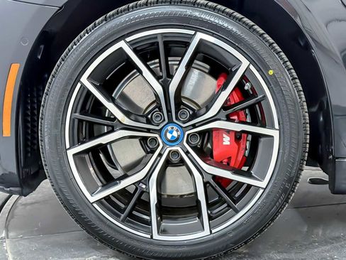 Used 2023 BMW 530e xDrive w/ Premium Package image 26