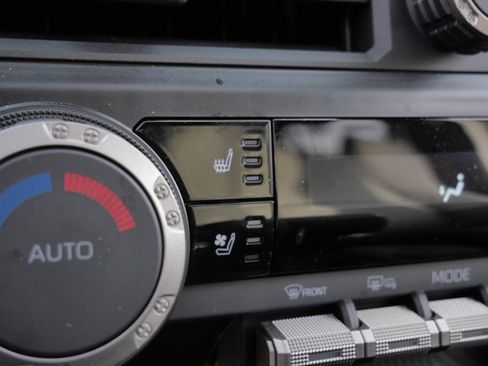 Certified 2025 Toyota 4Runner TRD Off-Road Premium image 32