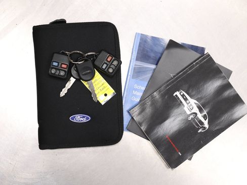 Used 2008 Ford Mustang Premium RWD image 5
