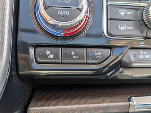 Used 2023 GMC Yukon XL Denali RWD image 33