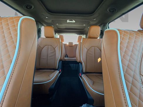 New 2026 Chrysler Pacifica Pinnacle image 2