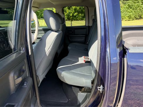 Used 2017 RAM 1500 Express AWD/4WD image 10
