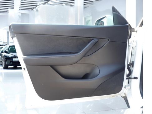 Used 2020 Tesla Model Y Long Range image 20