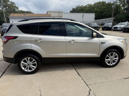 Used 2018 Ford Escape SE image 8