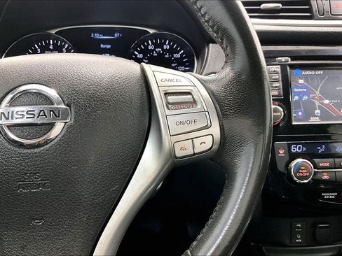 Used 2015 Nissan Rogue SL FWD image 24