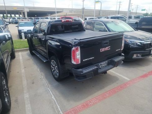 Used 2017 GMC Canyon Denali RWD image 3