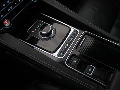 Used 2020 Jaguar F-PACE S AWD/4WD image 36