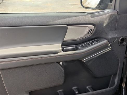 Used 2025 Ford Expedition Active image 12