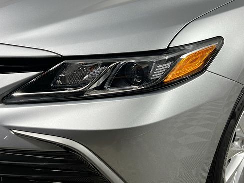 Used 2023 Toyota Camry LE FWD image 12