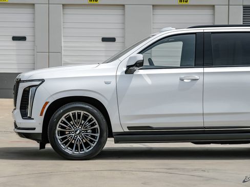 Used 2025 Cadillac Escalade Sport Platinum image 8