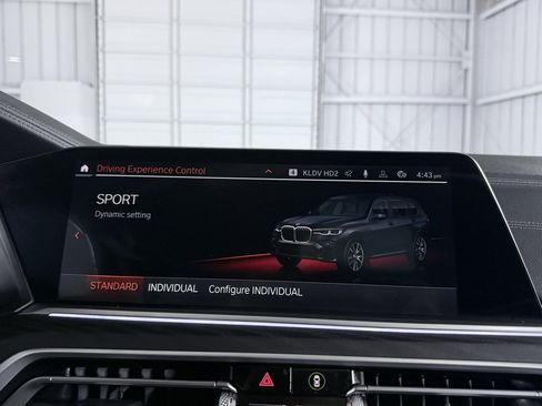 Used 2022 BMW X7 xDrive40i w/ M Sport Package image 38