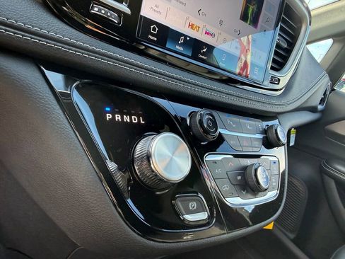 New 2026 Chrysler Pacifica Select w/ S Appearance Package image 24