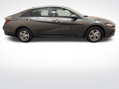 New 2026 Hyundai Elantra SE